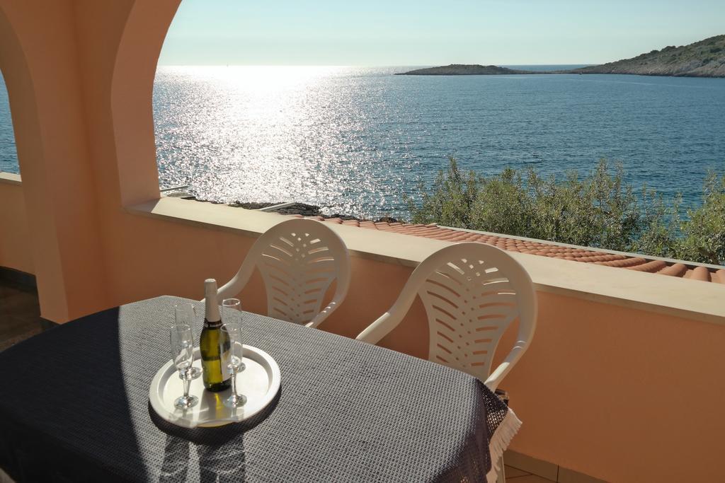 Direkt Am Meer-Apartments Puntaplanka Rogoznica  Eksteriør billede