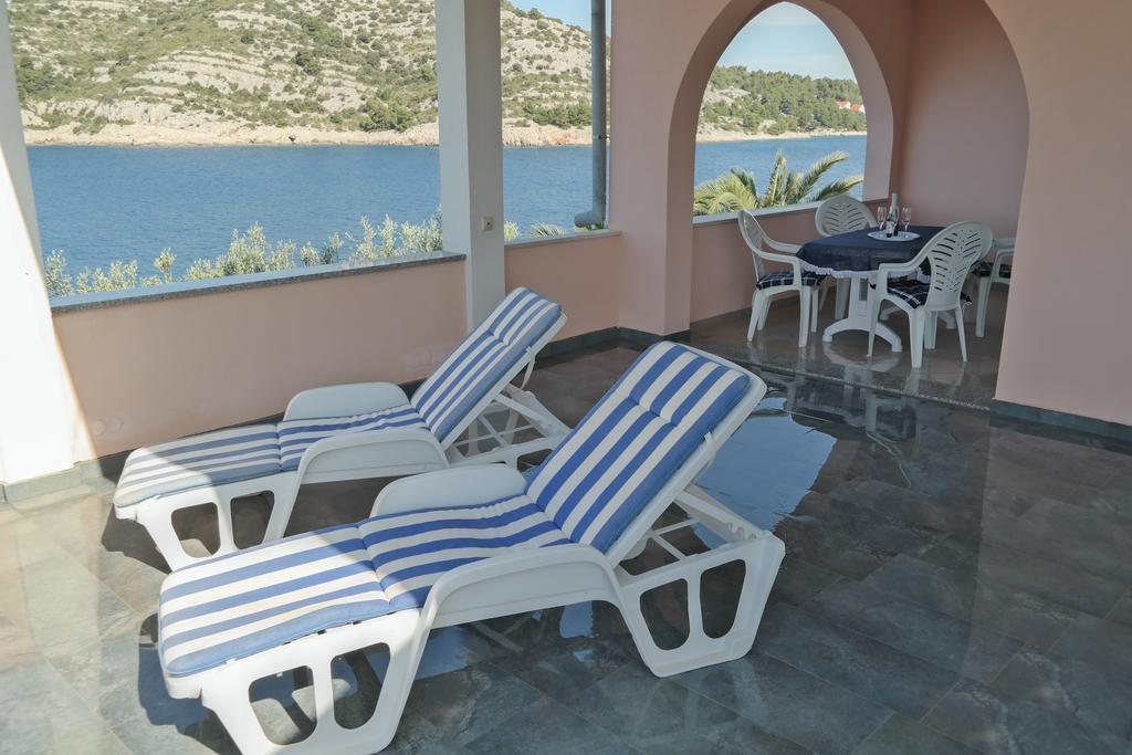 Direkt Am Meer-Apartments Puntaplanka Rogoznica  Eksteriør billede